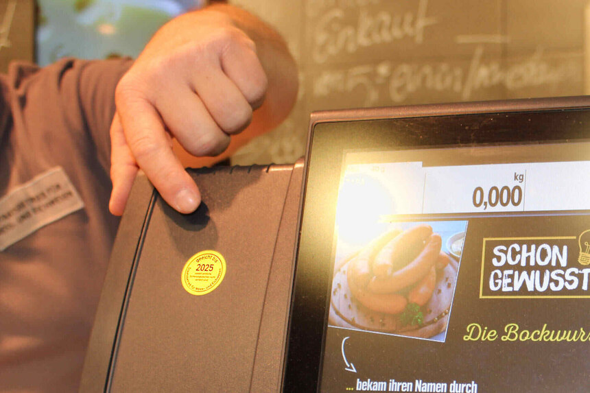 Handelswaage im Supermarkt mit Kennzeichnung: Geeicht bis 2025